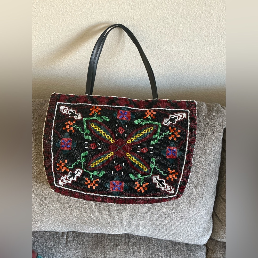 Beautiful Beaded bag. Cache